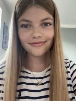 #28016 Juliane