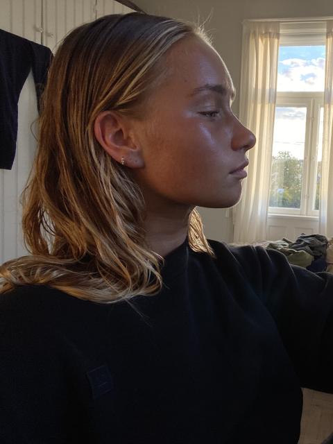 #27111 Sara