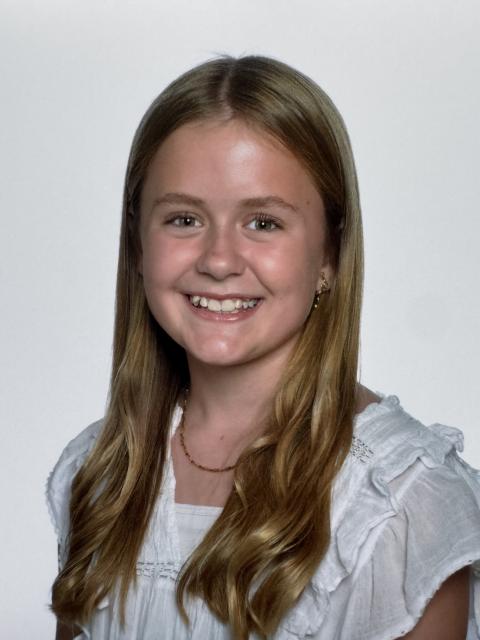 #28002 Cecilie