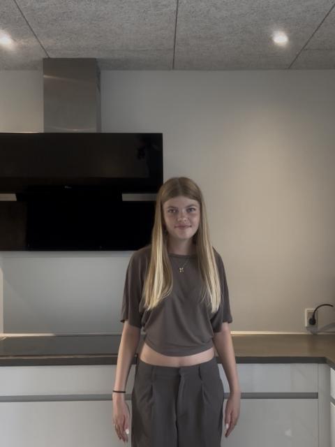 #28016 Juliane
