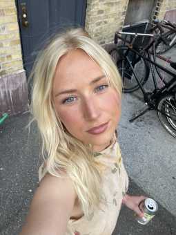 #27702 Andrea Cecilie