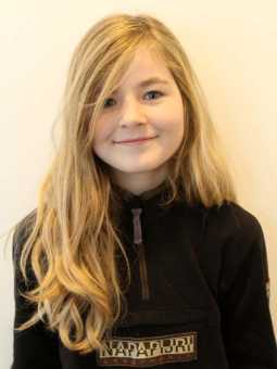 #2643 Amalie Dolmer