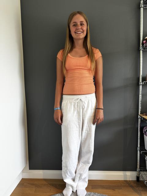 #28002 Cecilie