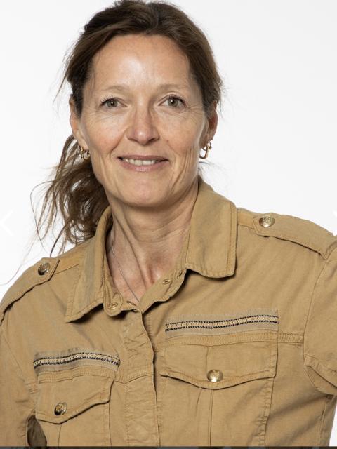 #27541 Bettina