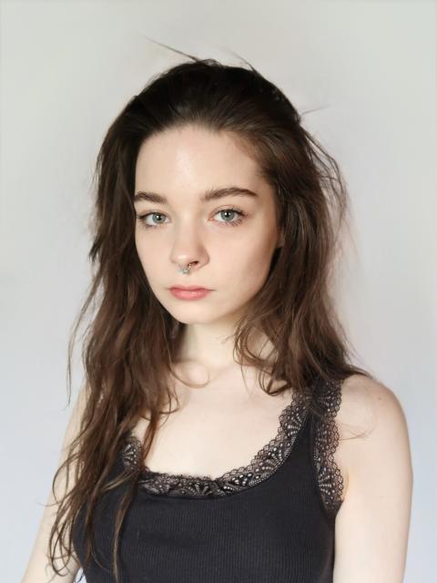 #27903 Clara